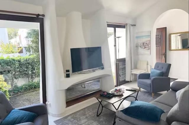 2 soverom Leilighet til salgs i Estepona med svømmebasseng garasje - € 500 000 (Ref: 9682626)