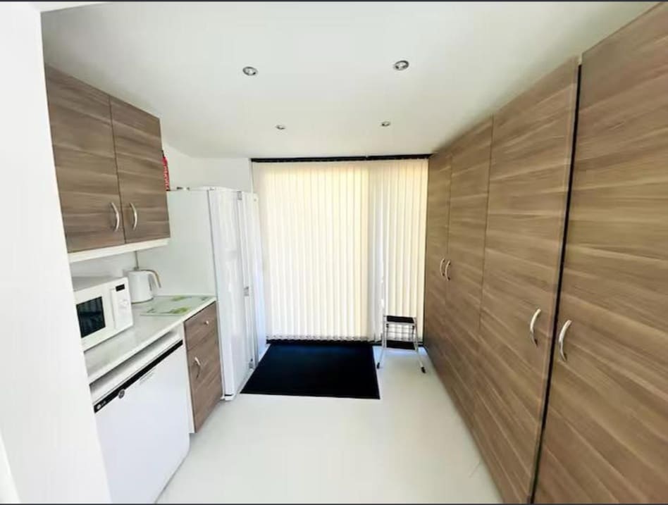 2 soverom Leilighet til salgs i Estepona med svømmebasseng garasje - € 500 000 (Ref: 9682626)