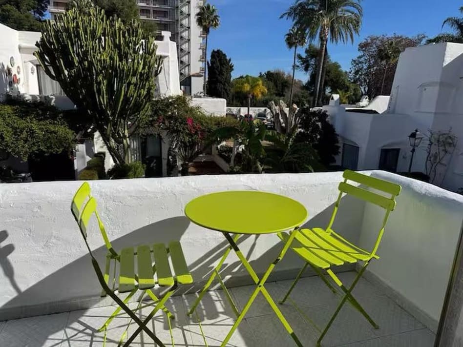 2 soverom Leilighet til salgs i Estepona med svømmebasseng garasje - € 500 000 (Ref: 9682626)