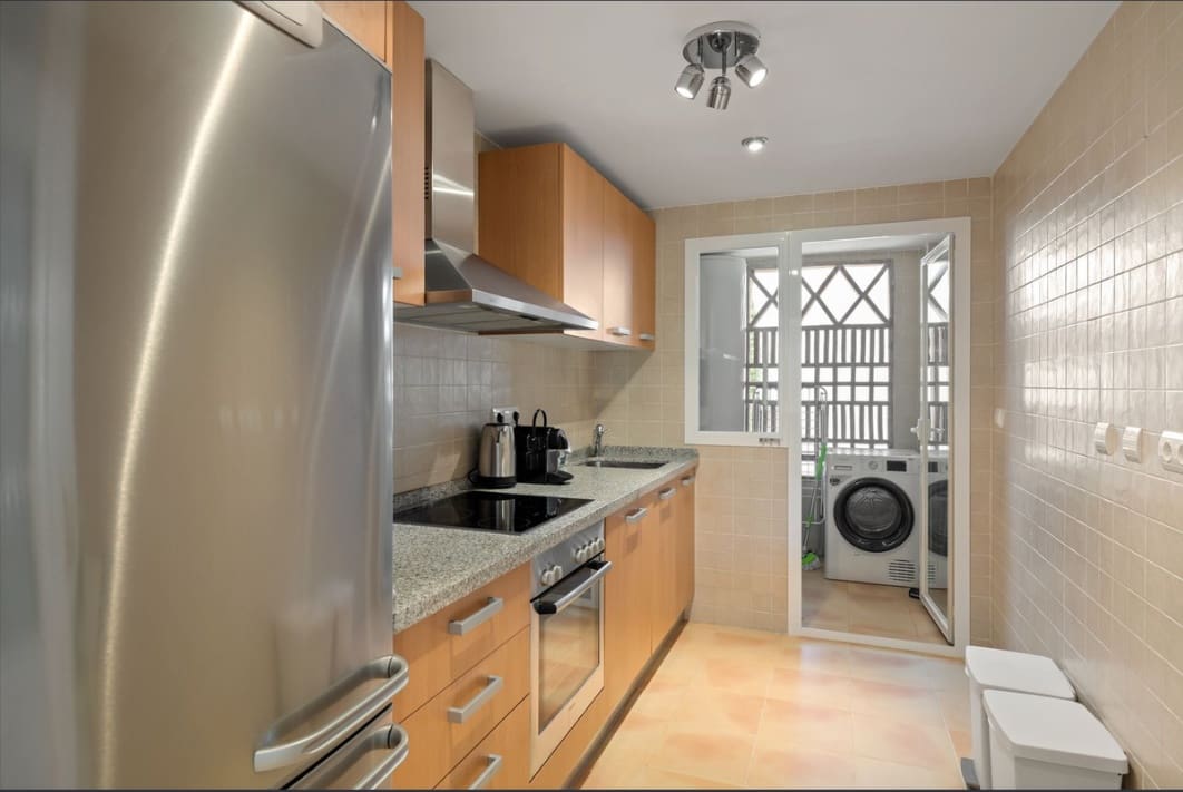 2 sypialnia Apartament na sprzedaż w Benahavis z basenem garażem - 455 000 € (Ref: 9683168)