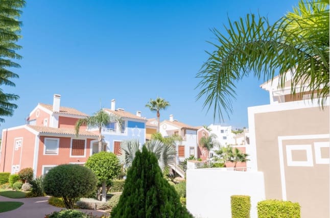 2 soveværelse Penthouse til salg i Estepona med swimmingpool - € 419.000 (Ref: 9683197)