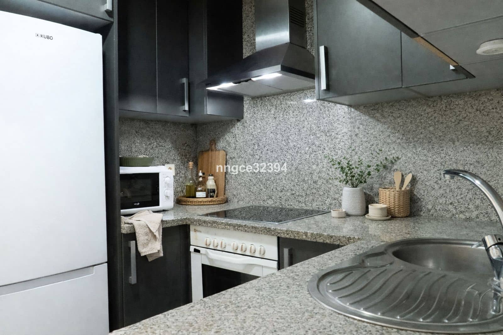 4 quarto Apartamento para venda em Estepona com piscina garagem - 319 000 € (Ref: 9683204)