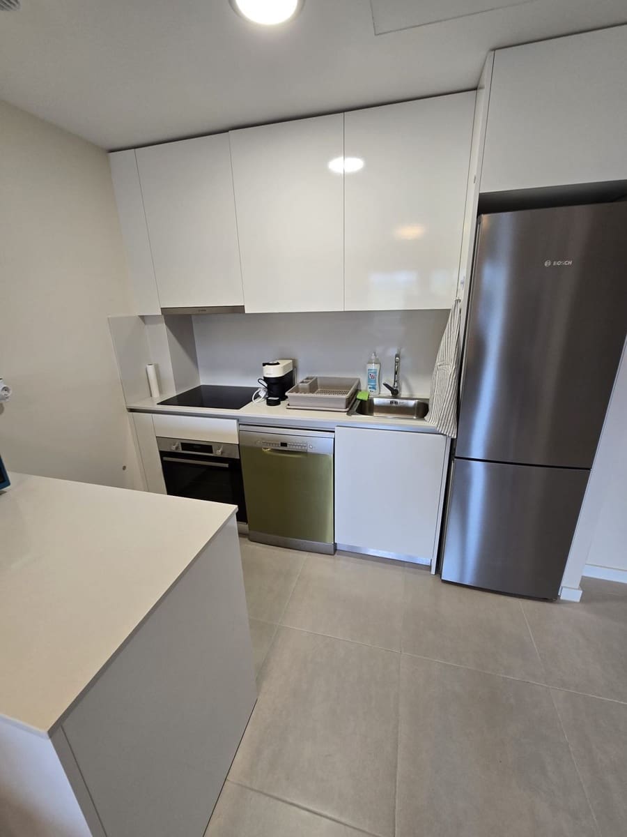 2 soverom Leilighet til salgs i Estepona med svømmebasseng garasje - € 420 000 (Ref: 9683482)