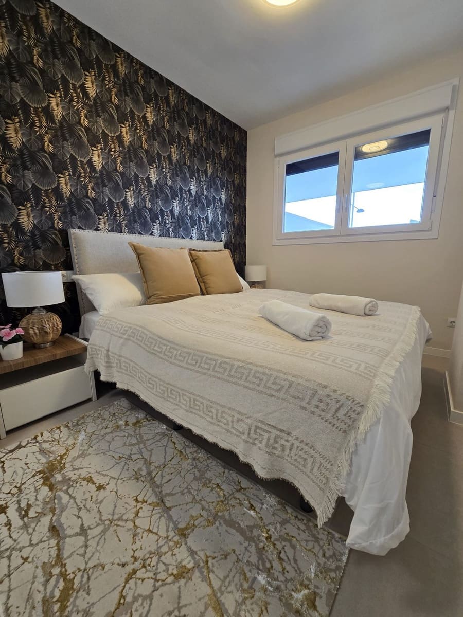 2 soverom Leilighet til salgs i Estepona med svømmebasseng garasje - € 420 000 (Ref: 9683482)