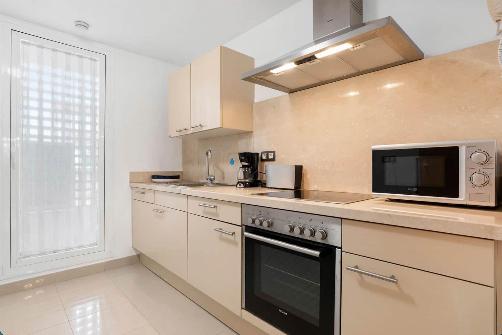 2 slaapkamer Appartement te koop in Estepona met zwembad garage - € 394.950 (Ref: 9683497)