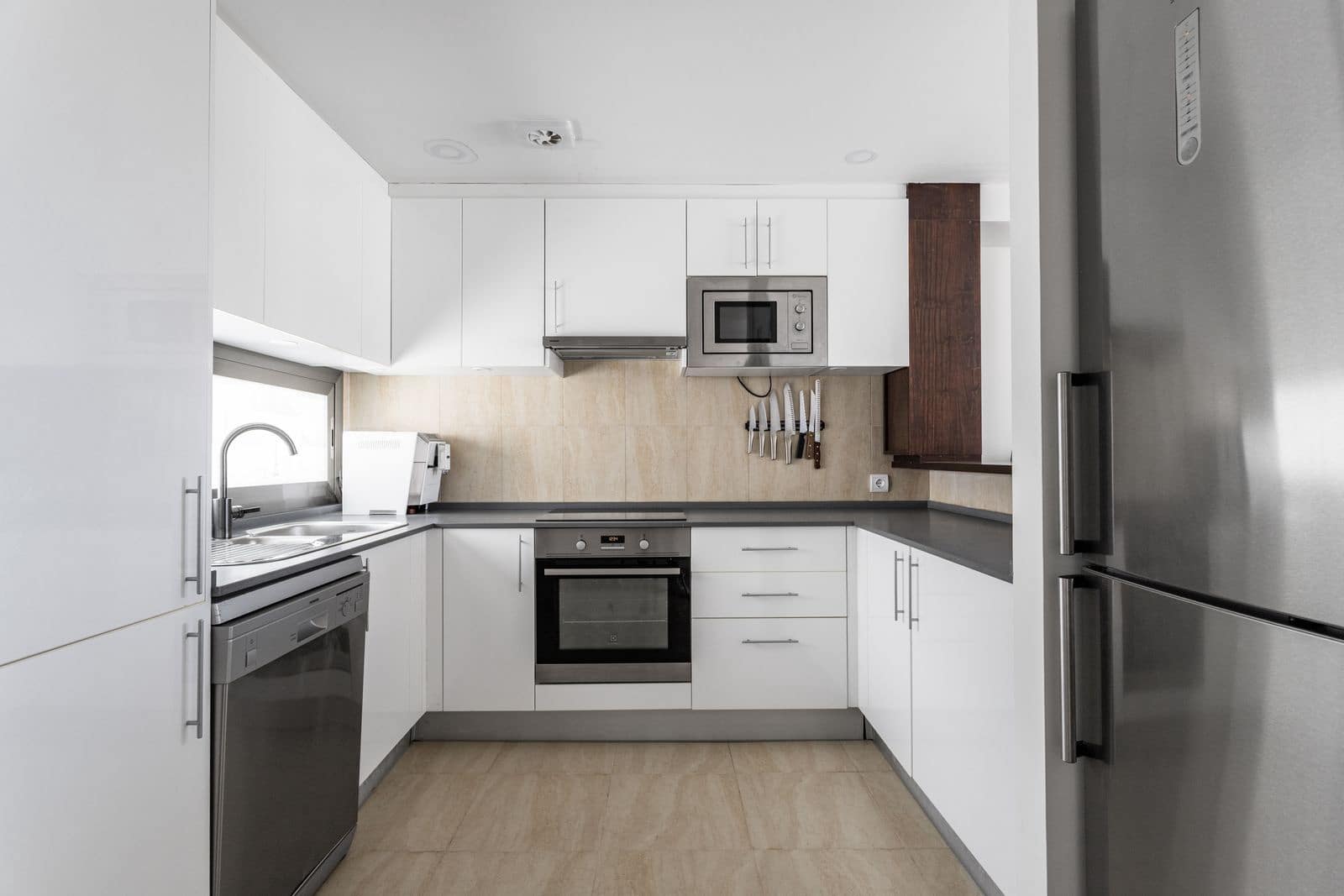 2 sypialnia Apartament na sprzedaż w La Cala de Mijas z basenem garażem - 359 000 € (Ref: 9686794)