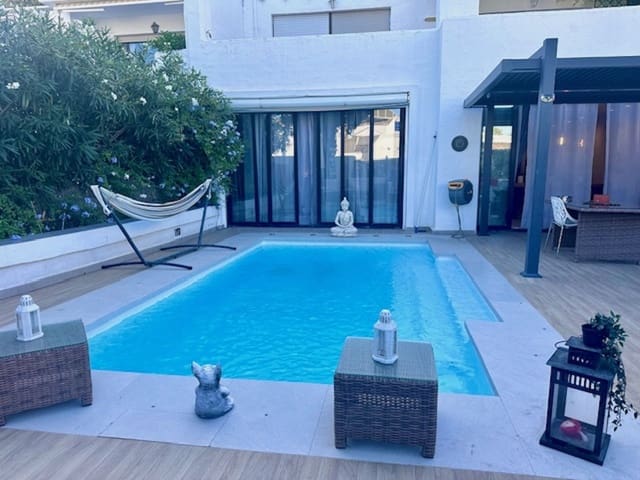 2 quarto Apartamento para venda em Estepona com piscina garagem - 450 000 € (Ref: 9687242)