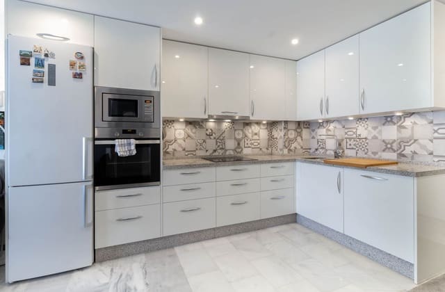 2 sovrum Lägenhet till salu i La Cala de Mijas, Mijas med pool - 310 000 € (Ref: 9691415)