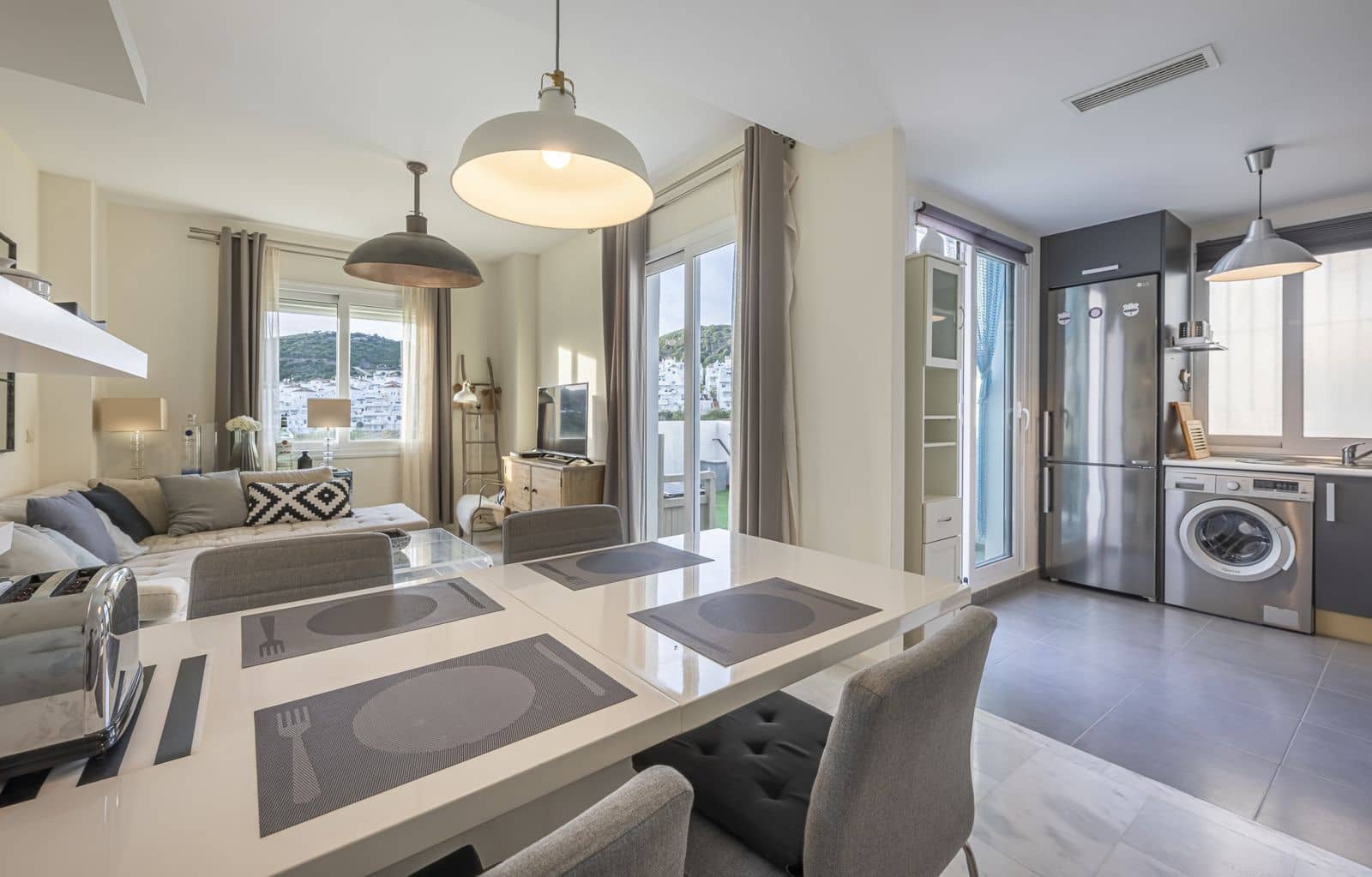 2 makuuhuone Huoneisto myytävänä paikassa Estepona mukana uima-altaan - 324 999 € (Ref: 9691469)