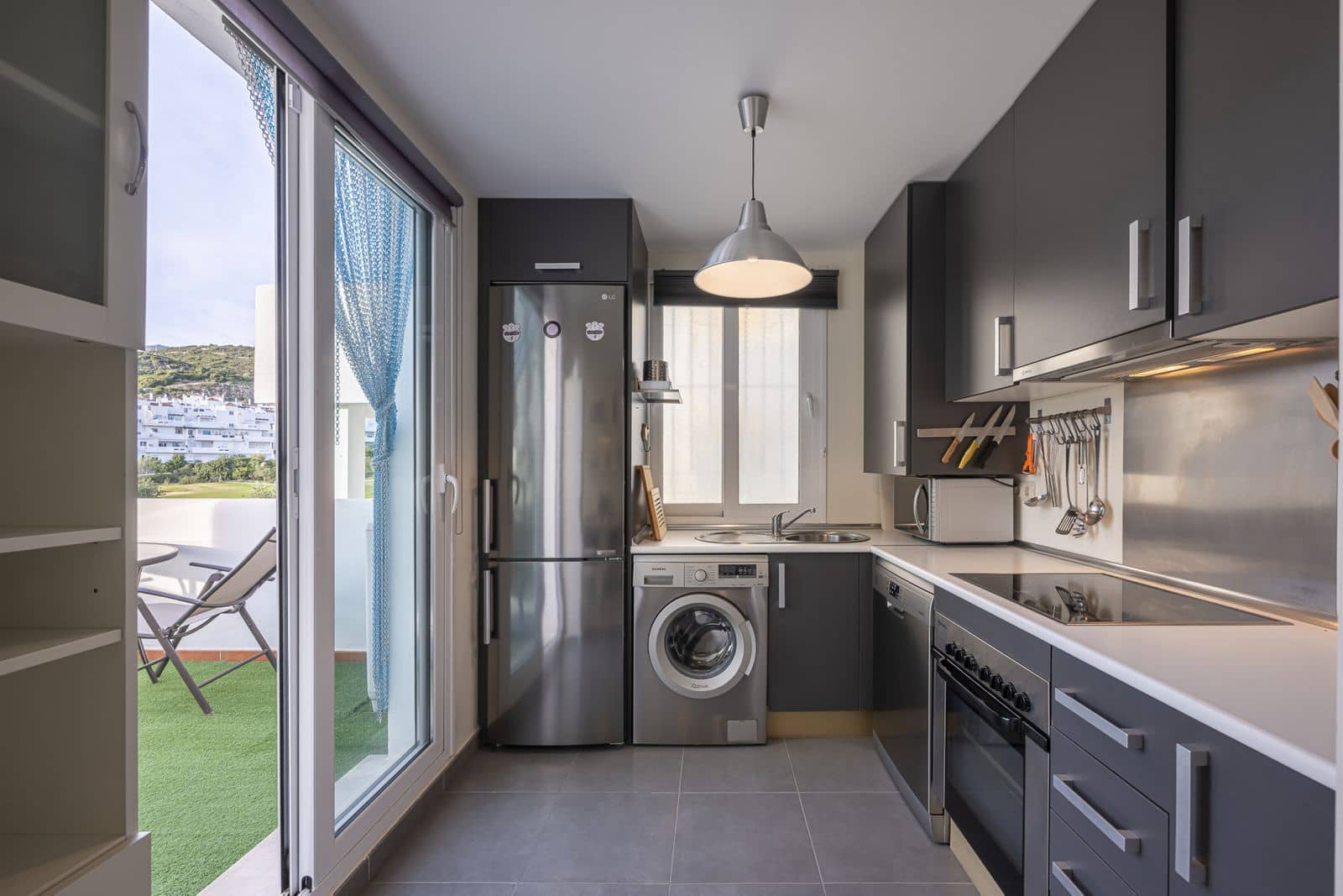 2 makuuhuone Huoneisto myytävänä paikassa Estepona mukana uima-altaan - 324 999 € (Ref: 9691469)