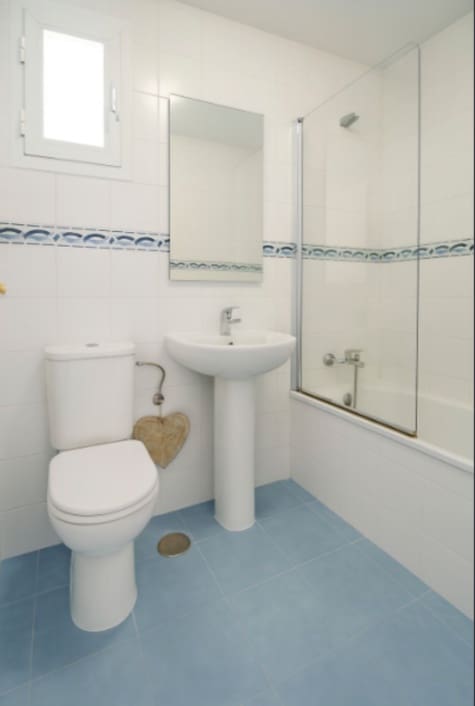 2 chambre Appartement à vendre à La Duquesa / Puerto de la Duquesa avec piscine - 195 000 € (Ref: 9721602)