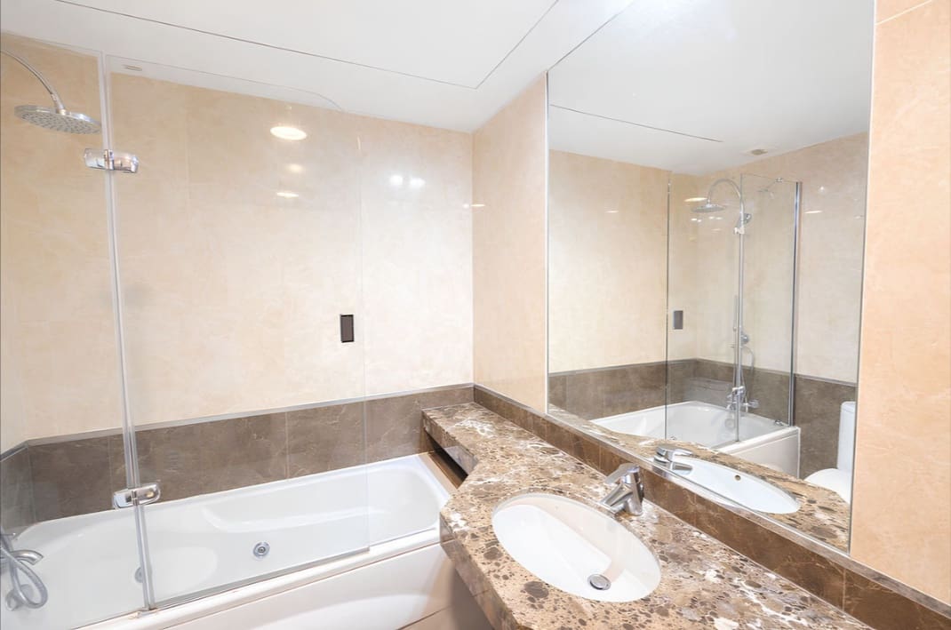 3 bedroom Apartment for sale in La Cala de Mijas with pool - € 409,000 (Ref: 9733698)