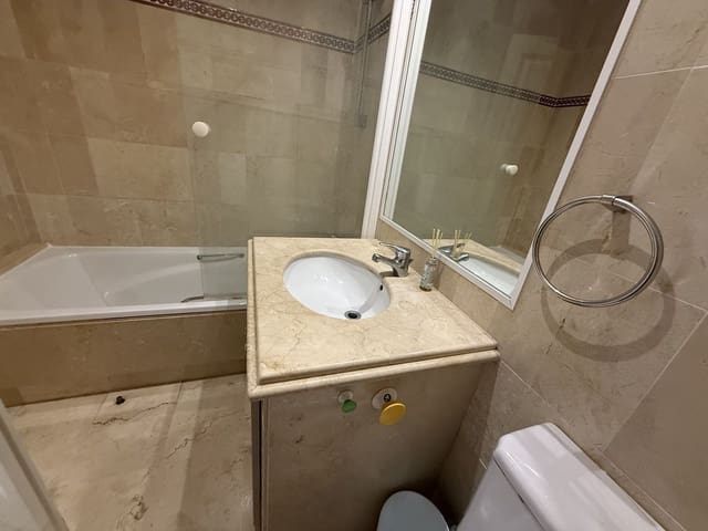 Apartamento de 2 habitaciones en Costalita, Estepona en venta con piscina - 420.000 € (Ref: 9733729)