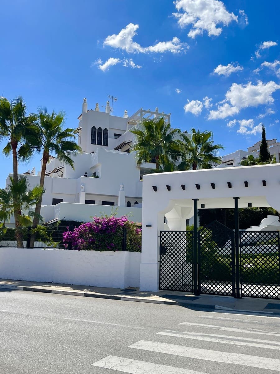 3 bedroom Apartment for sale in New Golden Mile with pool - € 450,000 (Ref: 9740167)