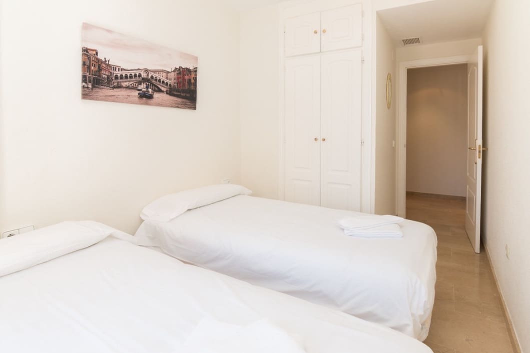 2 chambre Appartement à vendre à La Duquesa / Puerto de la Duquesa avec piscine - 359 000 € (Ref: 9740200)