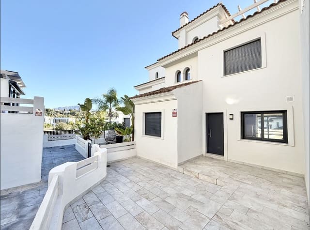 Casa de 3 habitaciones en Atalaya-Isdabe, Estepona en venta con piscina garaje - 495.000 € (Ref: 9740223)