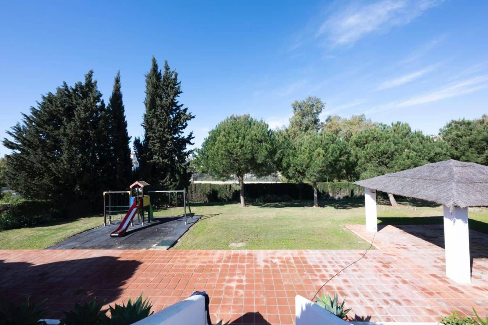 2 sypialnia Apartament na sprzedaż w Estepona z basenem - 259 000 € (Ref: 9742965)