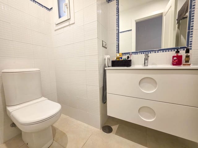 Apartamento de 2 habitaciones en San Luis de Sabinillas, Manilva en venta con piscina - 360.000 € (Ref: 9743017)