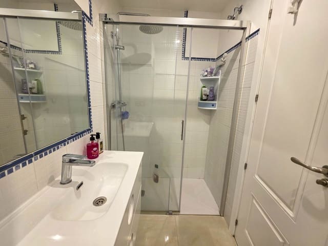 Apartamento de 2 habitaciones en San Luis de Sabinillas, Manilva en venta con piscina - 360.000 € (Ref: 9743017)