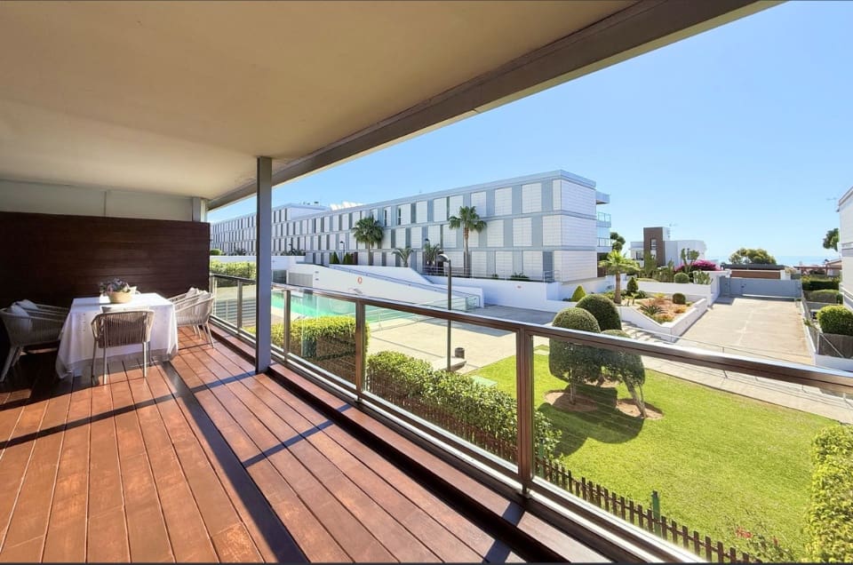 3 sovrum Lägenhet till salu i La Duquesa / Puerto de la Duquesa med pool garage - 398 000 € (Ref: 9744277)