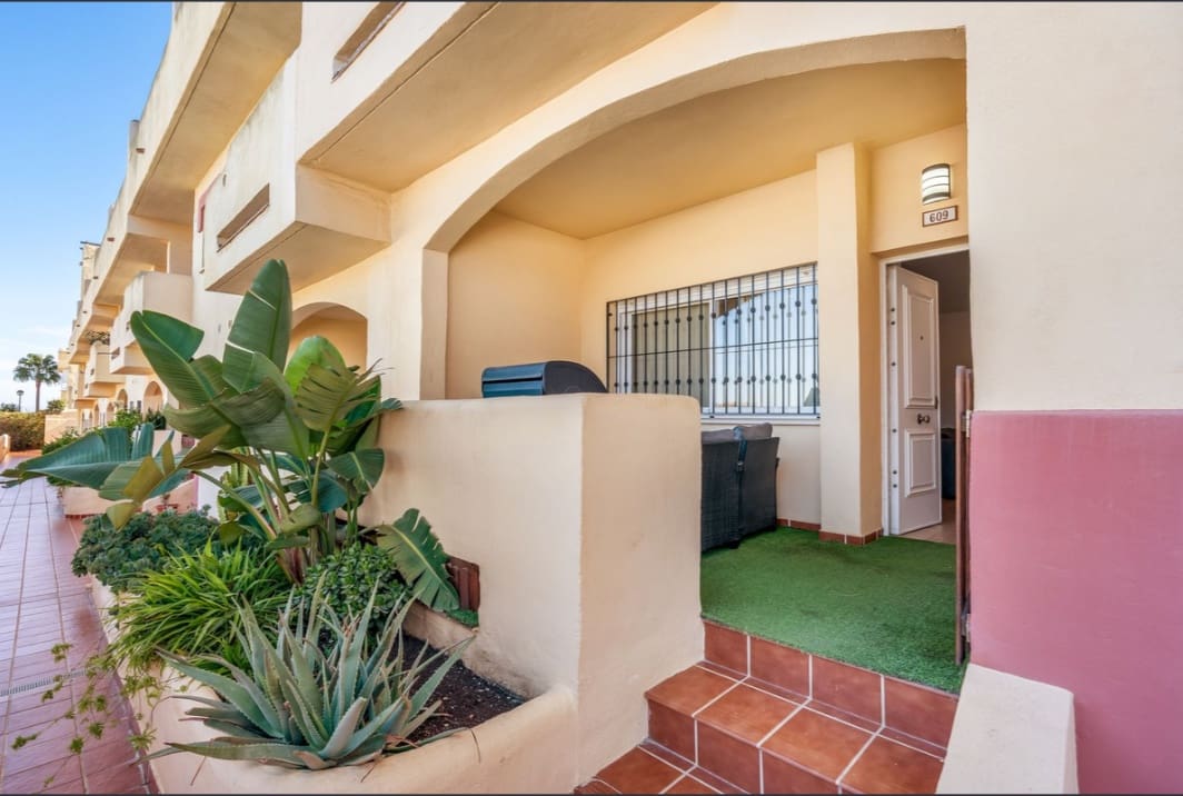 Apartamento de 2 habitaciones en La Cala de Mijas en venta con piscina garaje - 359.000 € (Ref: 9745093)