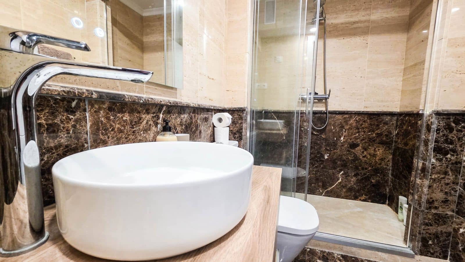 2 chambre Appartement à vendre à La Duquesa / Puerto de la Duquesa avec piscine garage - 395 000 € (Ref: 9745104)