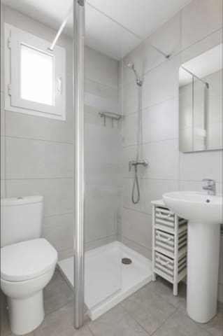 2 Zimmer Apartment zu verkaufen in La Duquesa / Puerto de la Duquesa, Manilva mit Pool - 195.000 € (Ref: 9745113)