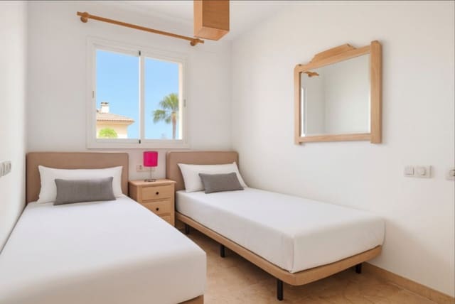 2 Zimmer Apartment zu verkaufen in La Duquesa / Puerto de la Duquesa, Manilva mit Pool - 195.000 € (Ref: 9745113)
