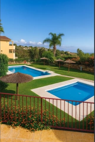2 Zimmer Apartment zu verkaufen in La Duquesa / Puerto de la Duquesa, Manilva mit Pool - 195.000 € (Ref: 9745113)