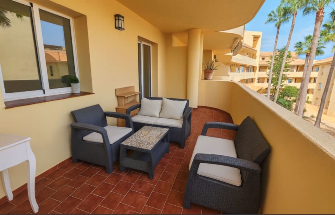 2 Zimmer Apartment zu verkaufen in La Duquesa / Puerto de la Duquesa mit Pool - 195.000 € (Ref: 9745113)