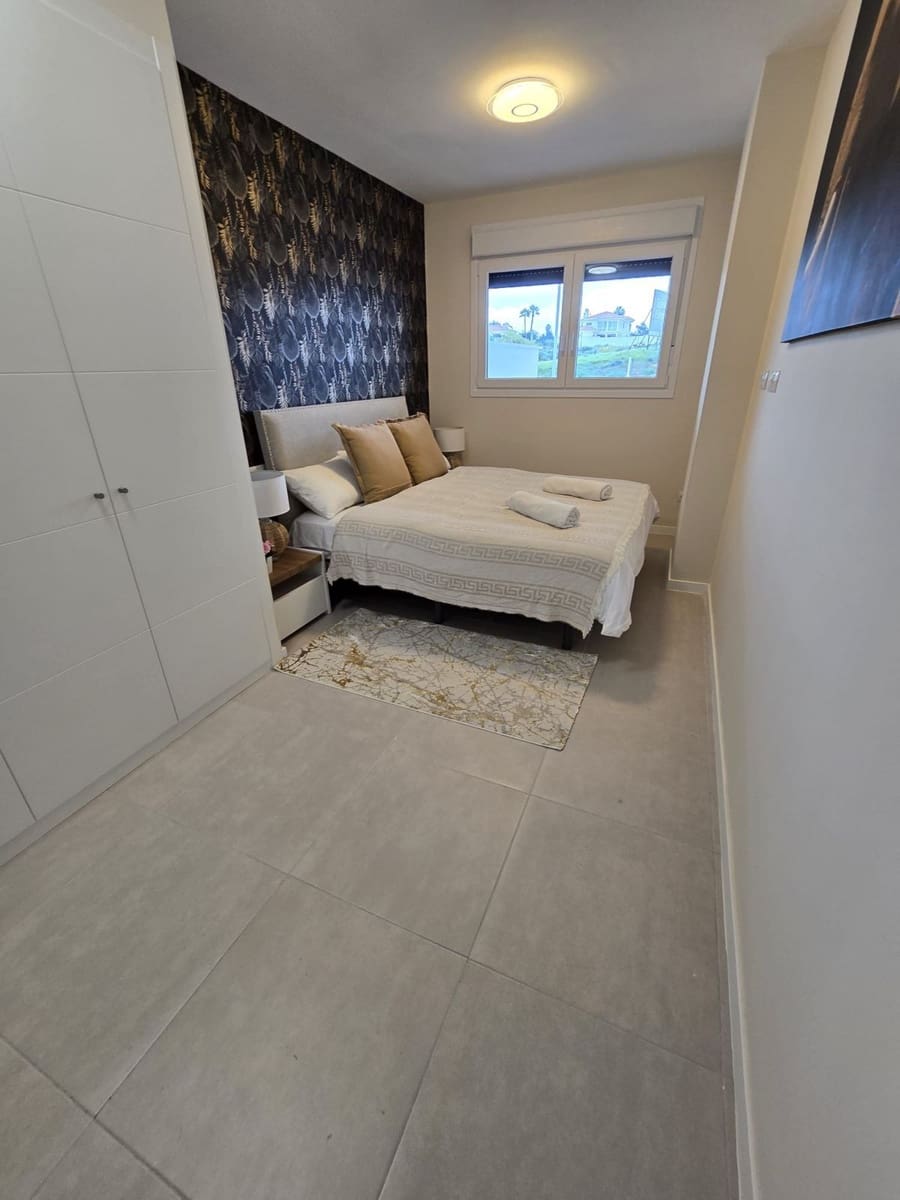 2 sovrum Lägenhet till salu i Estepona med pool garage - 395 000 € (Ref: 9745126)