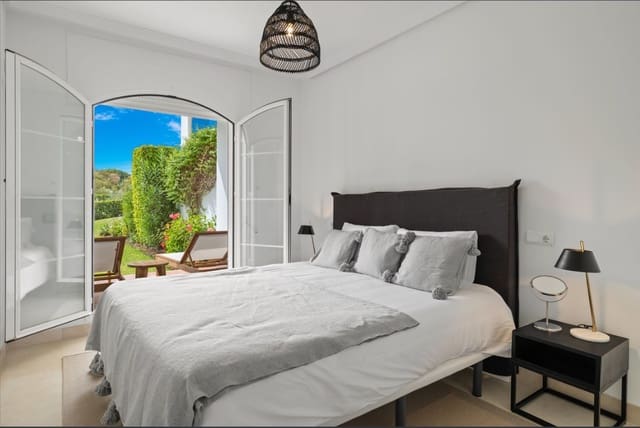 Apartamento de 2 habitaciones en Benahavís en venta con piscina garaje - 455.000 € (Ref: 9747123)