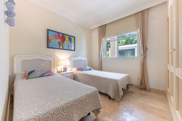 2 chambre Appartement à vendre à Nueva Andalucia, Marbella avec piscine - 425 000 € (Ref: 9747223)