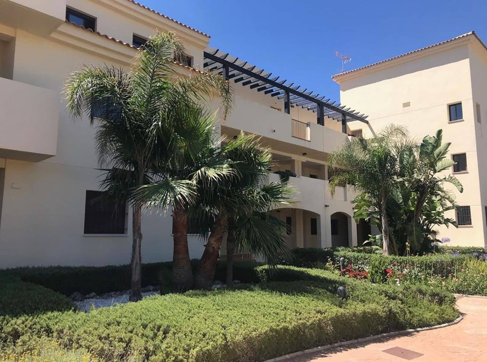 3 sovrum Takvåning till salu i Manilva med pool garage - 369 500 € (Ref: 9747309)