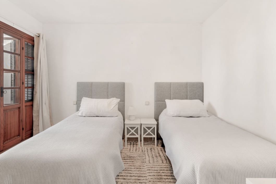 2 soveværelse Byhus til salg i Estepona med swimmingpool - € 450.000 (Ref: 9749218)