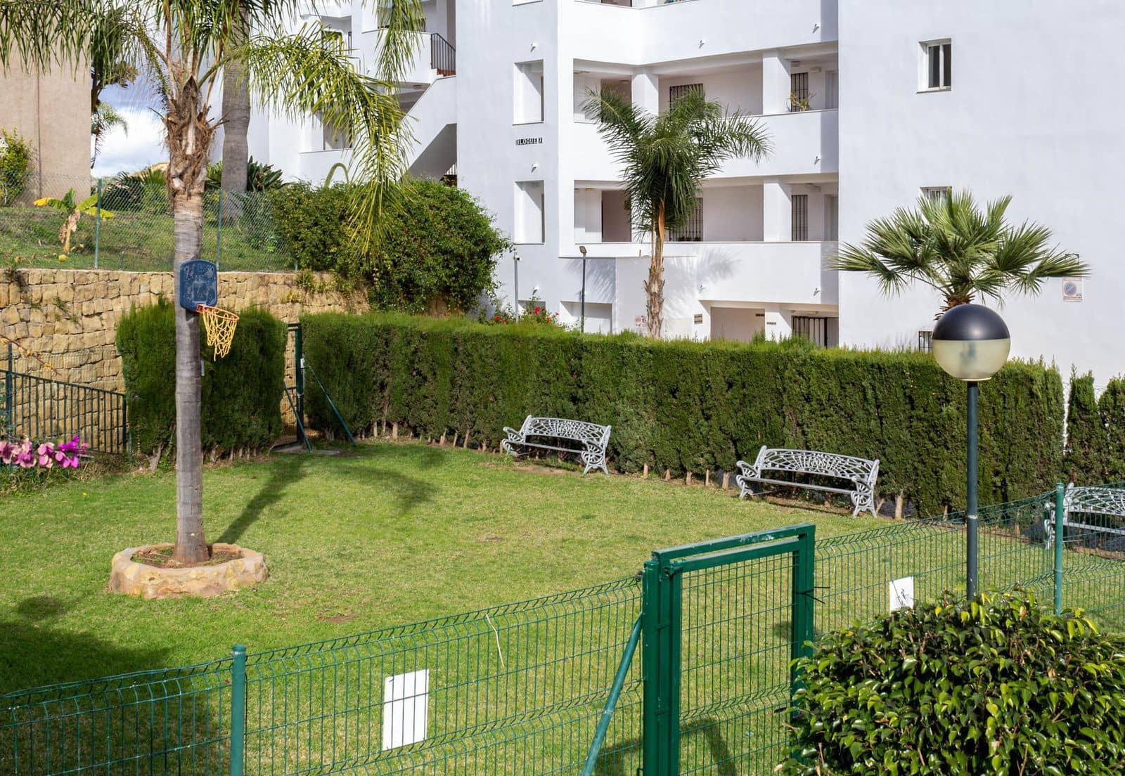 2 soveværelse Lejlighed til salg i La Cala de Mijas med swimmingpool - € 310.000 (Ref: 9749230)