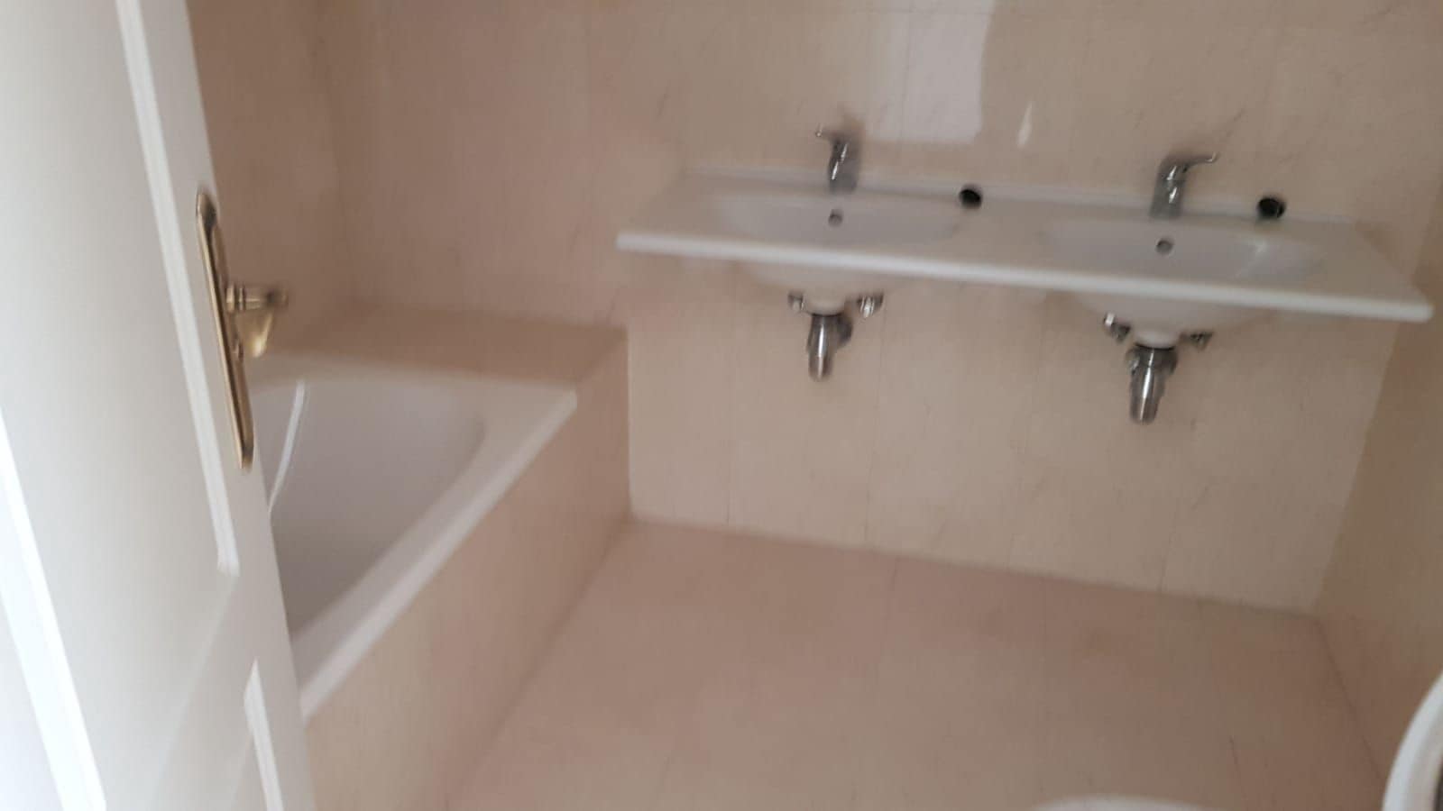 2 makuuhuone Huoneisto myytävänä paikassa Manilva mukana uima-altaan - 265 000 € (Ref: 9749247)