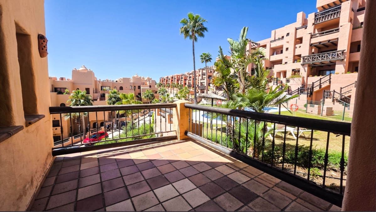 3 makuuhuone Huoneisto myytävänä paikassa La Duquesa / Puerto de la Duquesa - 329 000 € (Ref: 9749264)