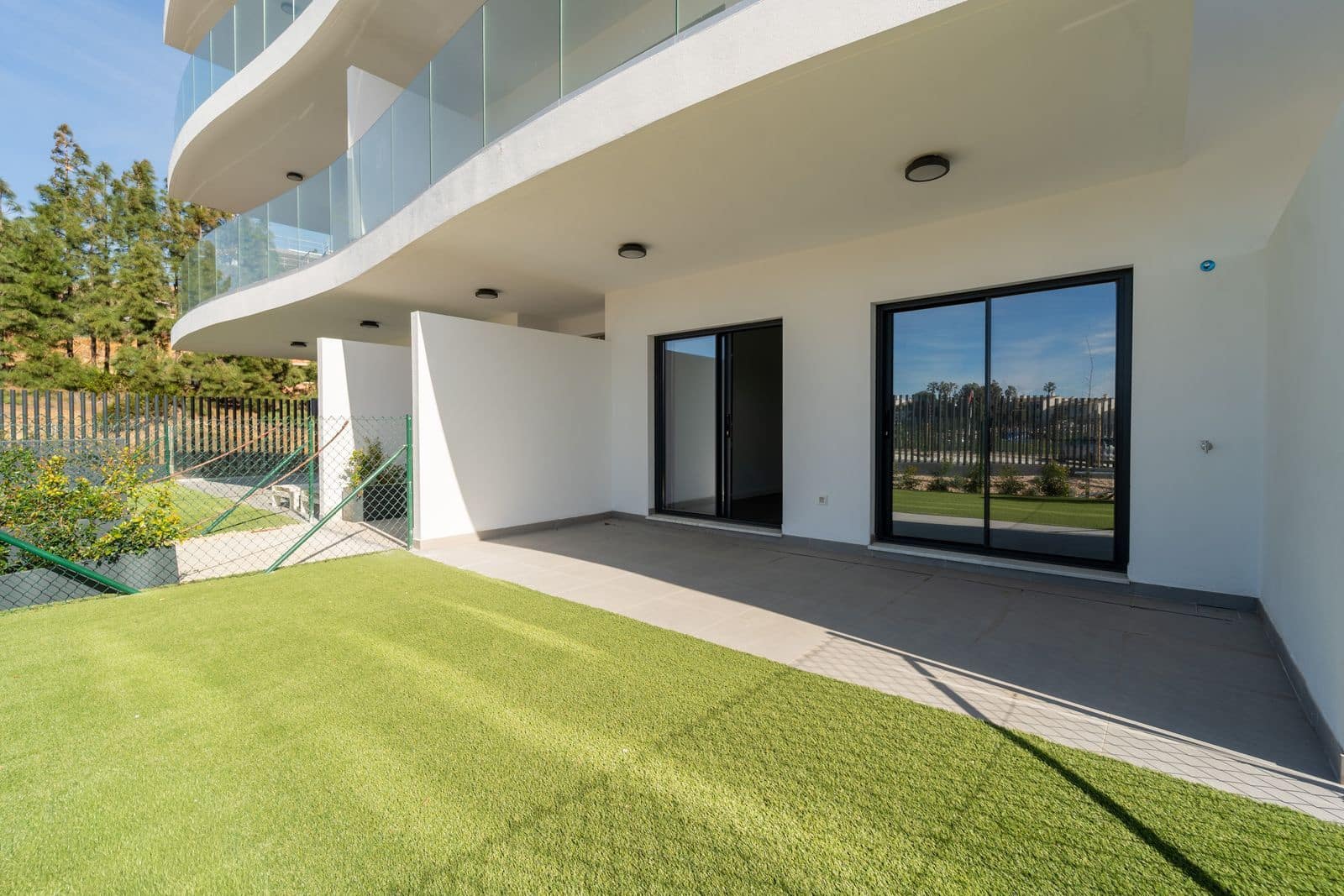 2 bedroom Apartment for sale in Mijas Costa with pool garage - € 455,000 (Ref: 9749268)