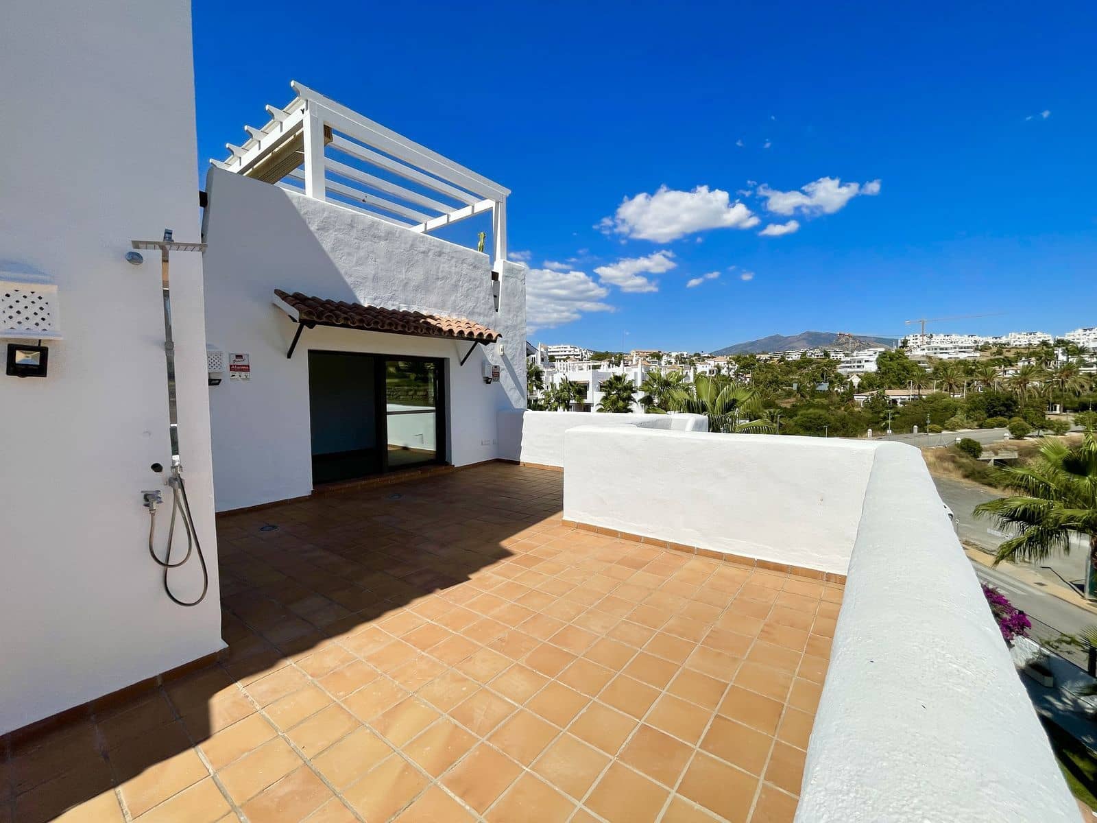 3 sovrum Lägenhet till salu i New Golden Mile med pool - 450 000 € (Ref: 9752391)