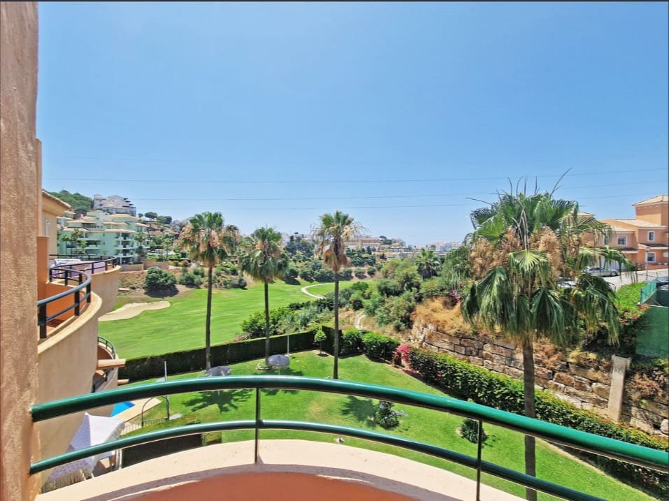 3 soveværelse Penthouse til salg i Riviera del Sol med swimmingpool garage - € 395.000 (Ref: 9752593)