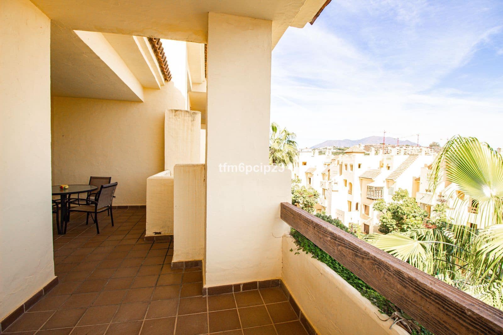 2 Zimmer Apartment zu verkaufen in La Duquesa / Puerto de la Duquesa mit Pool Garage - 255.000 € (Ref: 9753454)