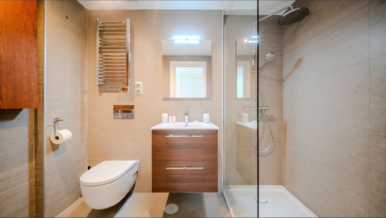 2 soverom Penthouse til salgs i La Duquesa / Puerto de la Duquesa med svømmebasseng - € 365 000 (Ref: 9757911)