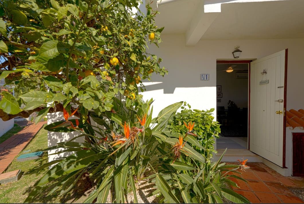 2 soverom Leilighet til salgs i El Paraiso med svømmebasseng - € 439 000 (Ref: 9759584)