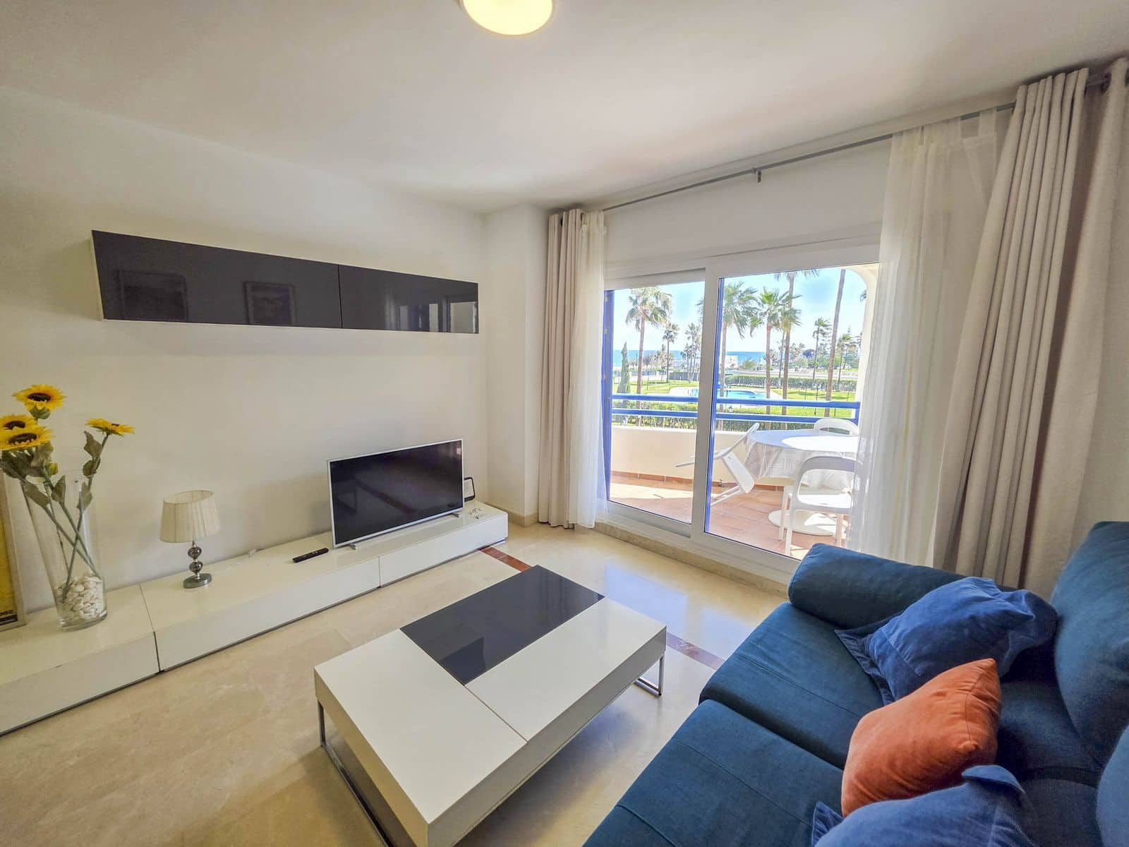 2 Zimmer Apartment zu verkaufen in San Luis de Sabinillas mit Pool - 360.000 € (Ref: 9761342)