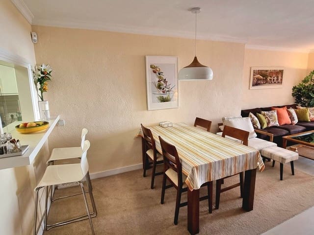 Apartamento de 2 habitaciones en Calahonda, Mijas en venta con piscina - 349.500 € (Ref: 9761420)