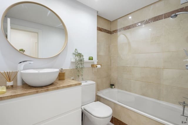 2 sypialnia Apartament na sprzedaż w La Cala de Mijas, Mijas z basenem - 295 000 € (Ref: 9761425)