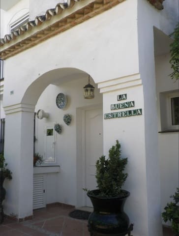 5 soveværelse Byhus til salg i Estepona med swimmingpool - € 435.000 (Ref: 9762418)