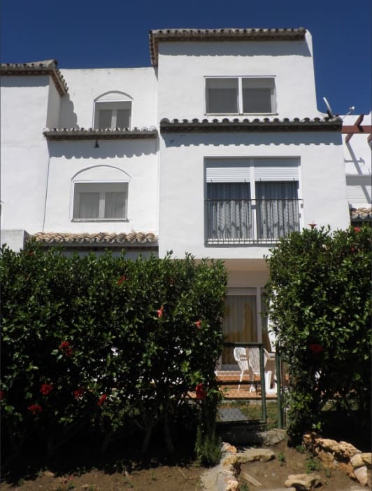 5 soveværelse Byhus til salg i Estepona med swimmingpool - € 435.000 (Ref: 9762418)