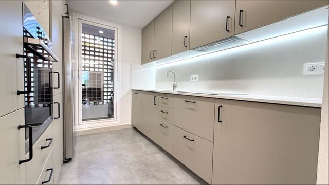 2 slaapkamer Appartement te koop in El Paraiso, Estepona - € 445.000 (Ref: 9763928)